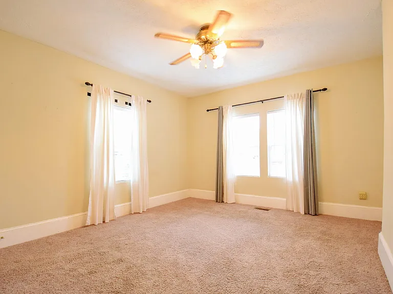 524 Pearl St — Photo 14