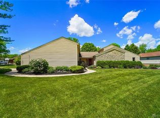 9239 Woodstream Ln, Dayton, OH 45458