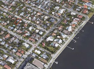 210 Edgewood Dr, West Palm Beach, FL 33405
