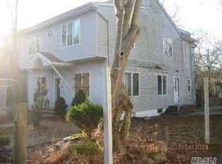 25 Hartmann Hill Rd, Huntington, NY 11743