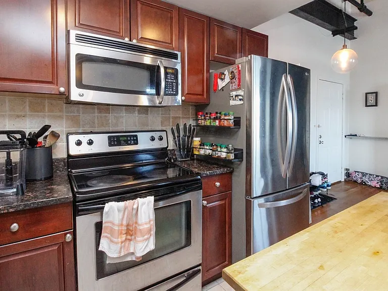 320 W 2nd St #512 — Photo 5