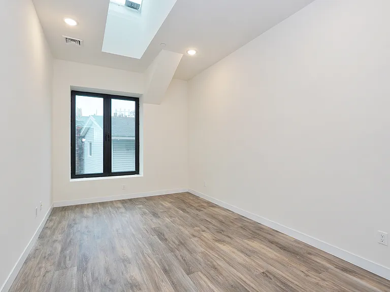 217 Main St #6 — Photo 10