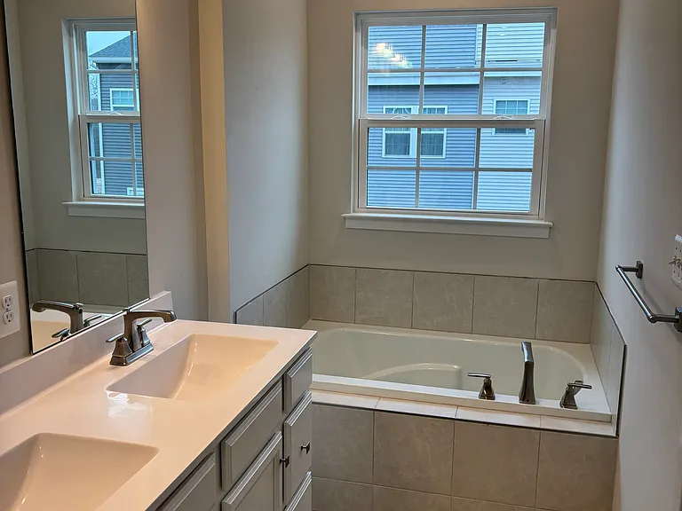 16340 Fife Way — Photo 9