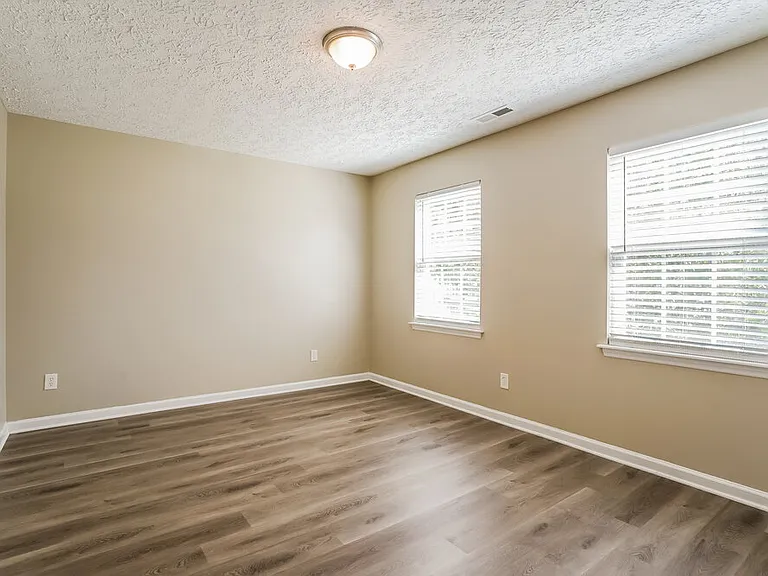 514 Laurens Way — Photo 8