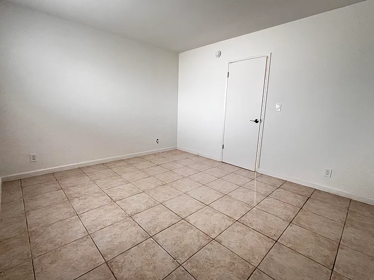 4529 NE 21st Ave #3 — Photo 12