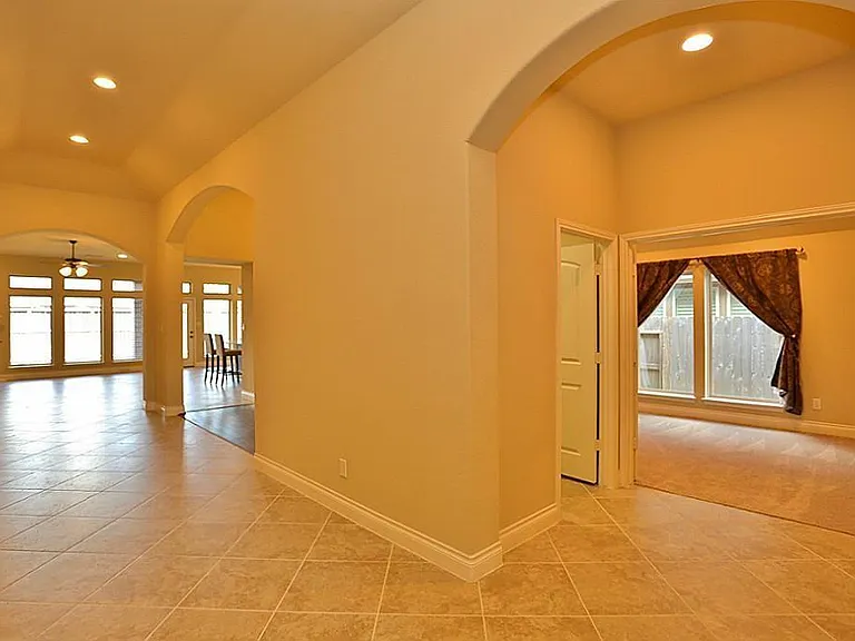 6707 Miller Shadow Ln — Photo 8