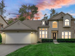 184 Southfield Dr, Vernon Hills, IL 60061