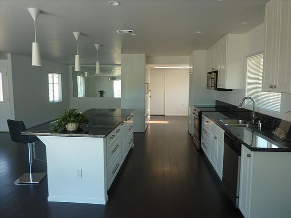 5th image of 16348 Bernardo Oaks Dr