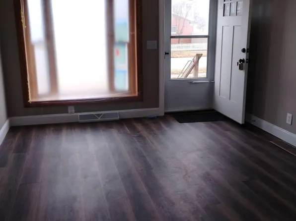 (undisclosed Address), Wayne, MI 48184