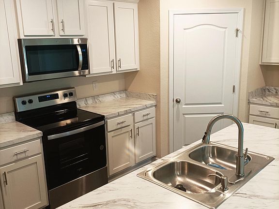 4th image of 75215 Bridgewater Dr