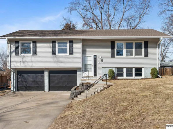 1618 N 106th St, Omaha, NE 68114