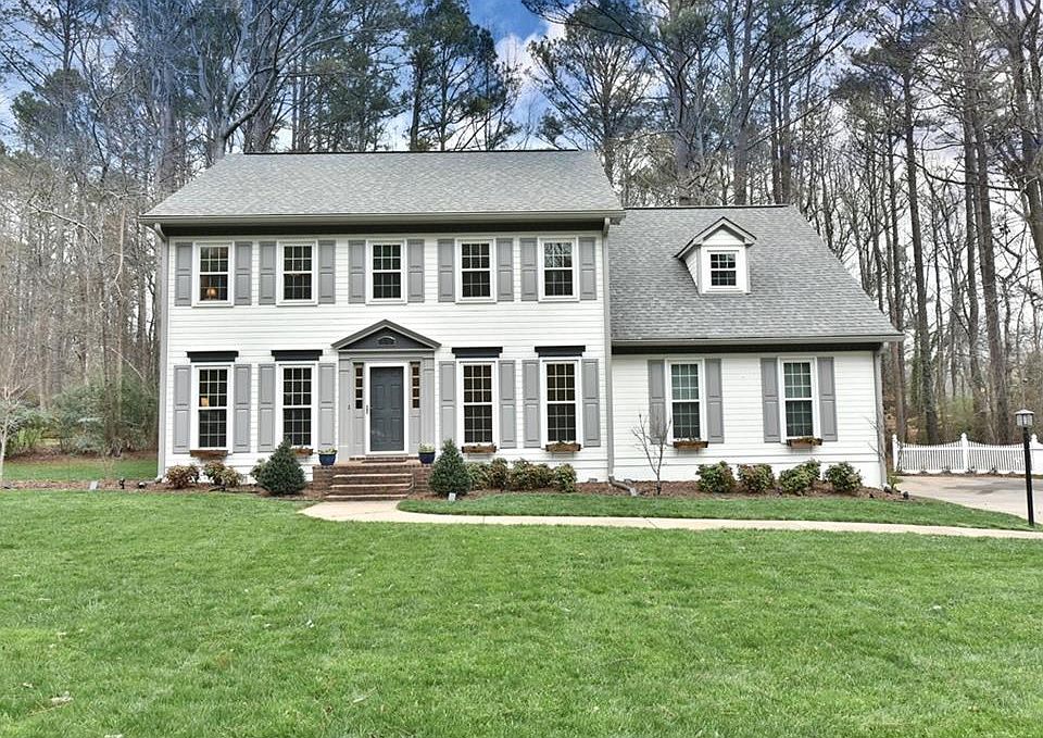 1st image of 135 Hembree Circle Dr