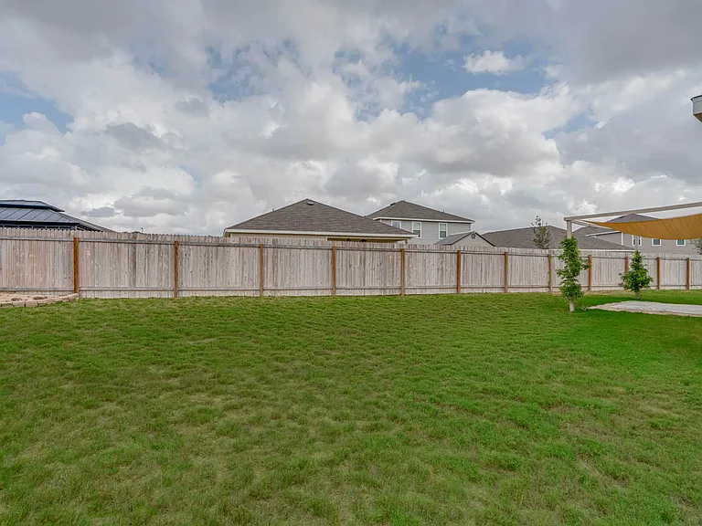 8437 Falcon Mdw — Photo 31