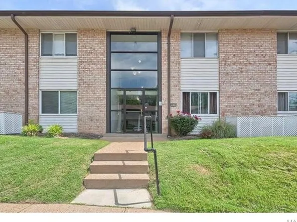 10123 Sakura Dr APT D, Saint Louis, MO 63128