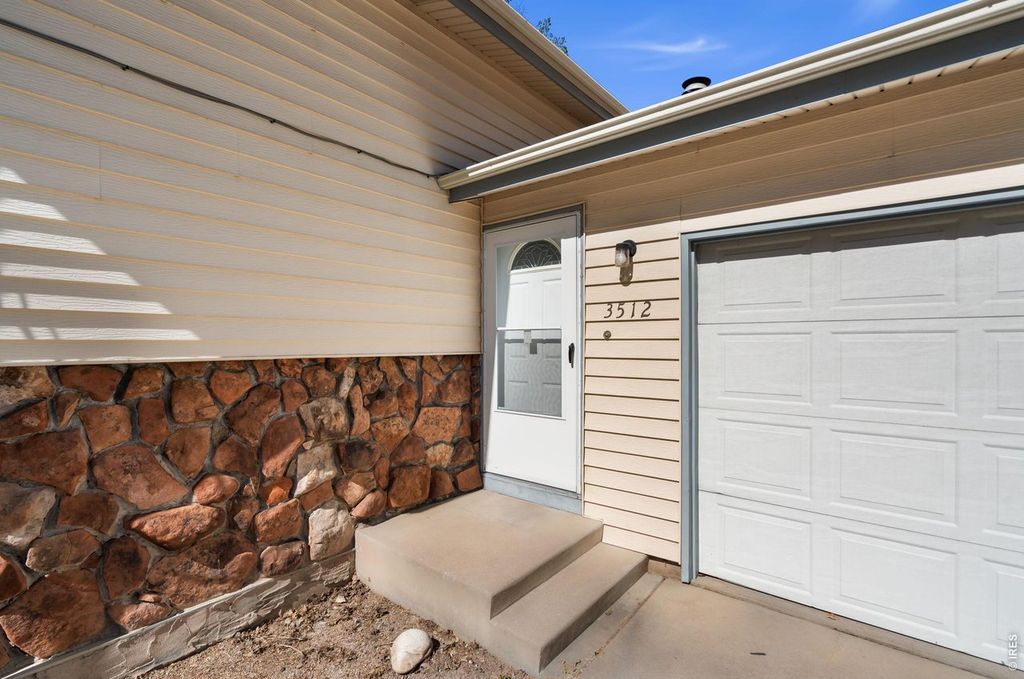 3512 Camelot Dr