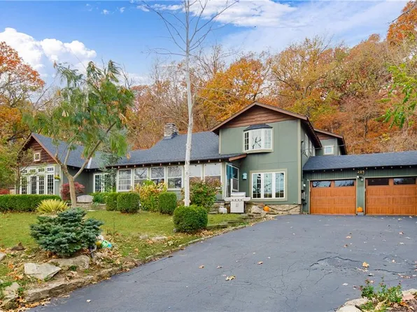 209 Lake Forest Dr, Bonner Springs, KS 66012