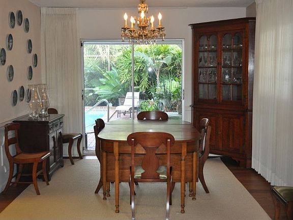 2nd image of 541 Bargello Ave
