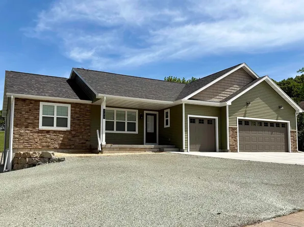 721 Lichte Dr, Mazomanie, WI 53560