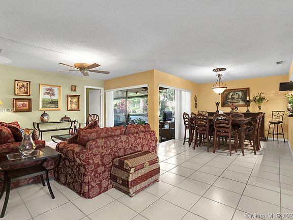 4th image of 5865 Forest Grove Dr APT 4