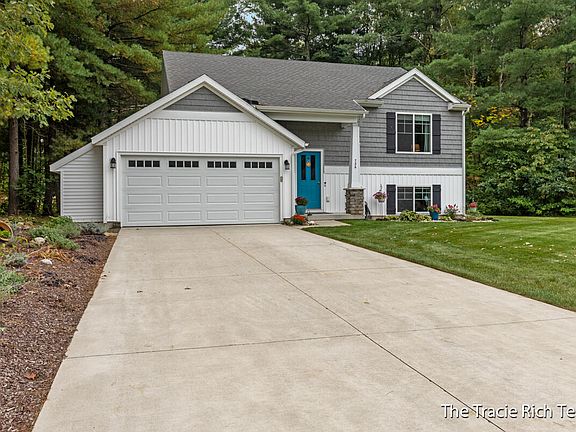 3rd image of 736 W River Hills Ct