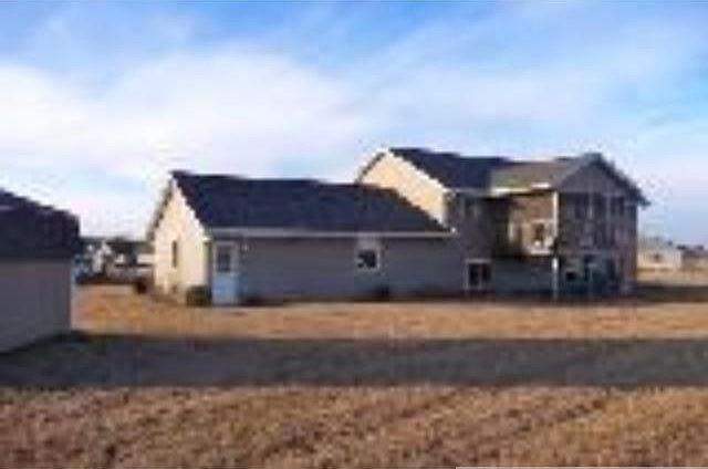 2nd image of 609 Nelson Ct