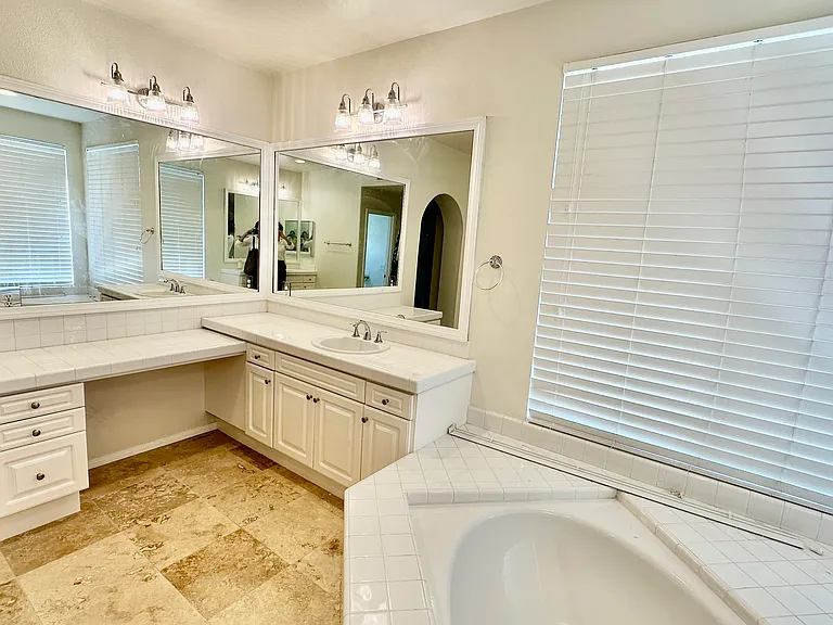 2770 Sanderling Ct — Photo 7