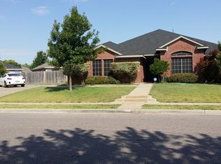 1052 Thistle Meade Cir, Burleson, TX 76028
