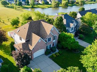 523 Mallard Point Dr, North Aurora, IL 60542