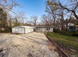 8479 Lake Dr, Cedar Hill, MO