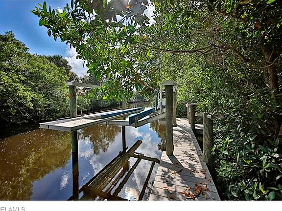 3rd image of 9274 Palm Island Cir