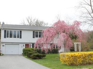 61 Hamilton Ave, Jamestown, RI 02835
