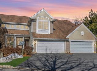 1115 Highland Ct, Stewartsville, NJ 08886