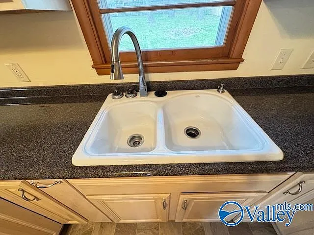 1607 Chapman Ave NE — Photo 11