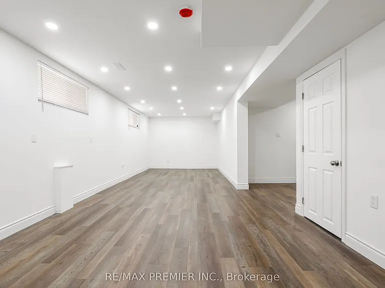 45 Roughley St #UPPER — Photo 25