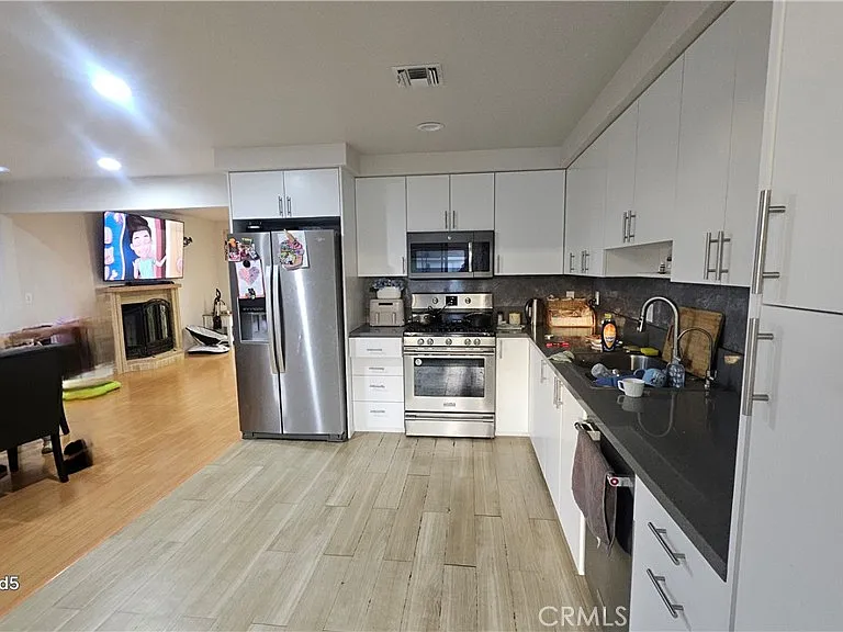 10535 Samoa Ave — Photo 25