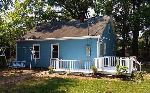2nd image of 419 Jackson St