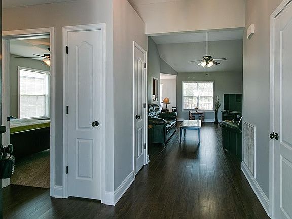 3rd image of 540 Tracy Ln