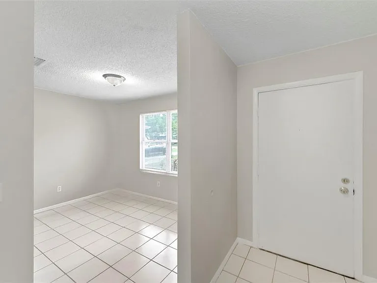 8124 Omaha Cir — Photo 6