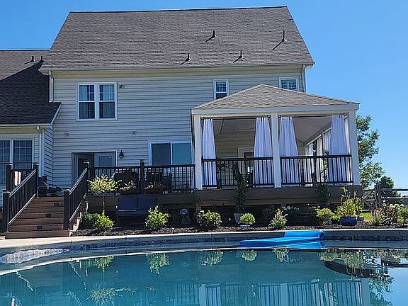 2nd image of 814 Haycock View Dr
