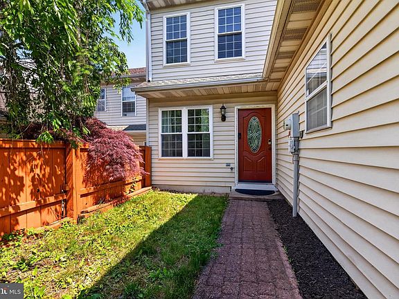 3rd image of 116 Winding Hill Dr
