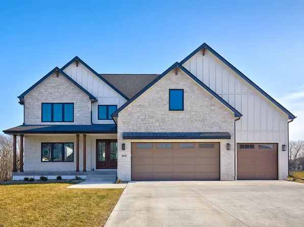 8031 NW 106th Ct, Johnston, IA 50131