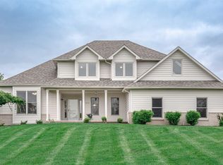 5775 Creekview Dr, Ann Arbor, MI