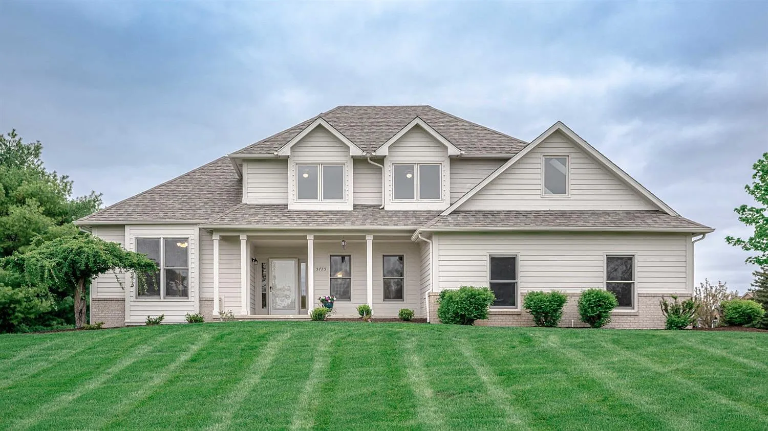 5775 Creekview Dr photo 1