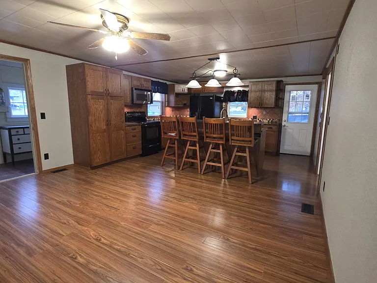 410 W Main St — Photo 16