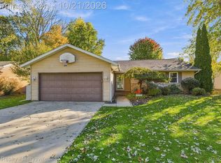 3754 State Rd, Fort Gratiot, MI 48059