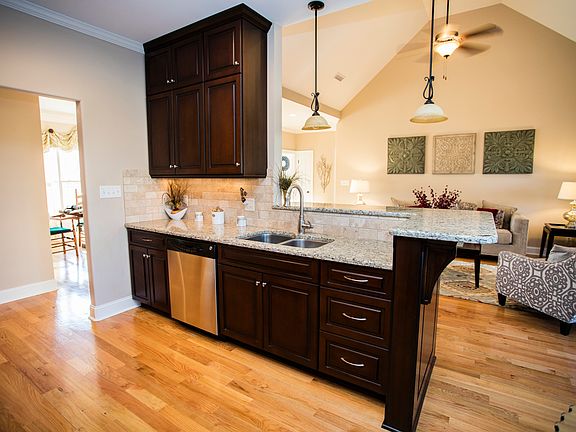 4th image of 5126 Regents Park Dr