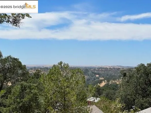 4088 Bartelink Dr, Valley Springs, CA 95252