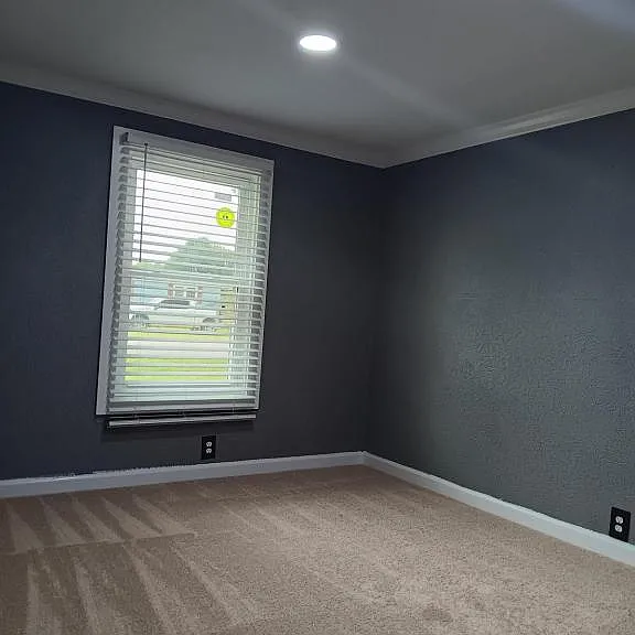 1739 Clover St — Photo 4