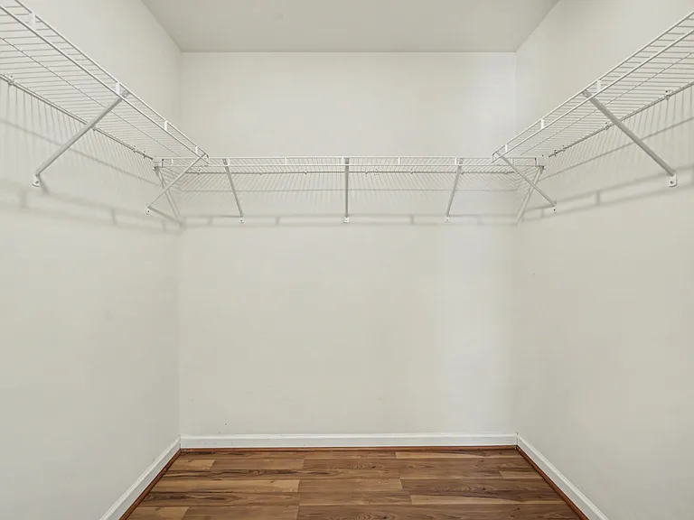10420 Benfield Rd — Photo 21