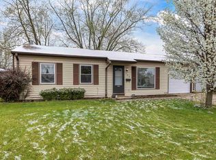 120 Willow Rd, Streamwood, IL 60107